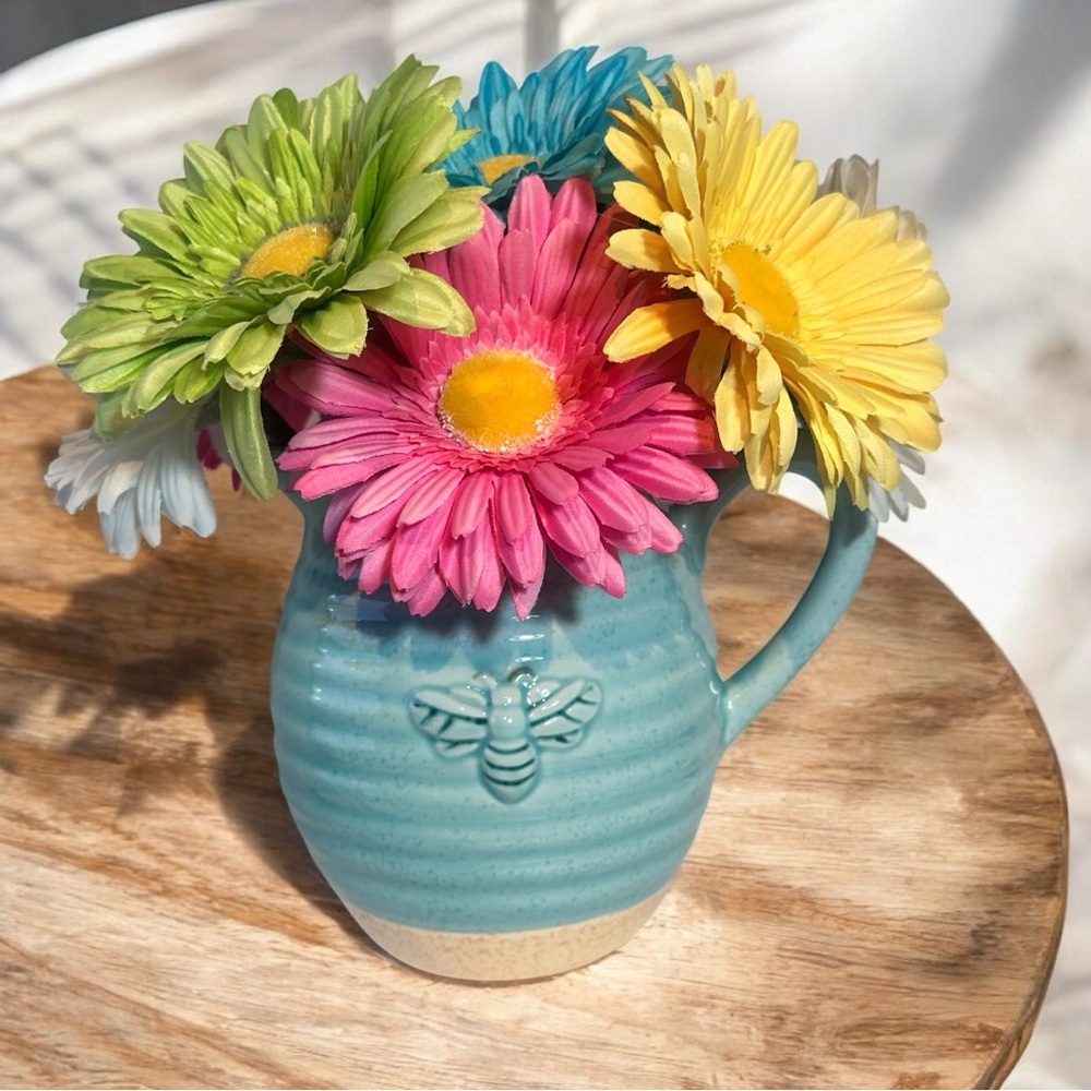 Shabby Chic Vintage Design Vase & Arrangement
